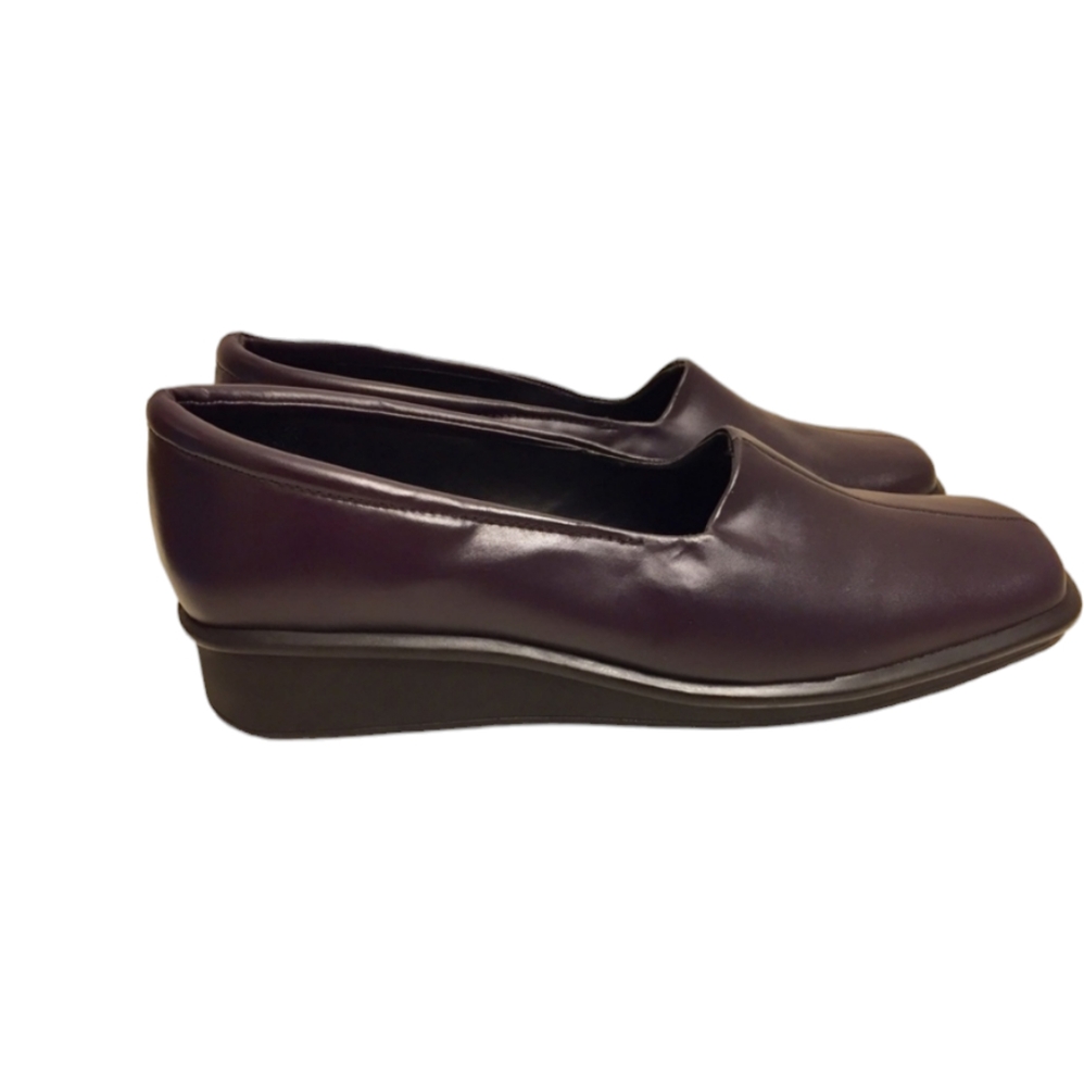 Details NWOT womens size 8 1/2 purple leather wedge shoes